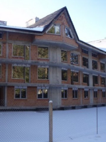 <p>
	&quot;Гранд Боровец&quot;. <em>Снимка: borovetsgrand.com</em></p>
