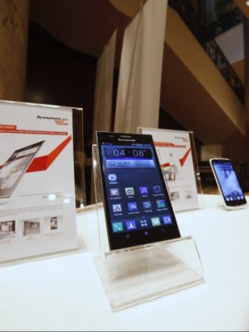 <p>
	Lenovo ще разчита и на чужда помощ, за да развива бизнеса със смартфони. <em>Снимка: Ройтерс</em></p>
