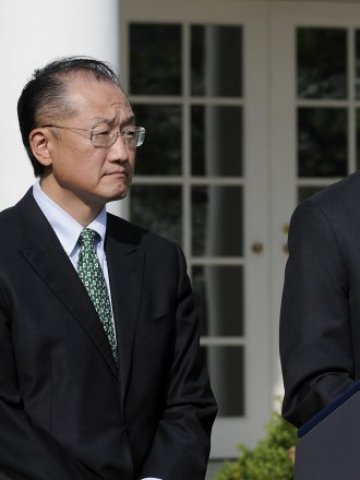 <p>
	Номинираният за президент на Световната банка Джим Йон Ким.&nbsp;<em>Снимка: Ройтерс</em></p>
