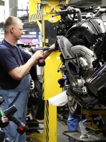 Спад на германския износ през април след рекордни мартенски висоти 