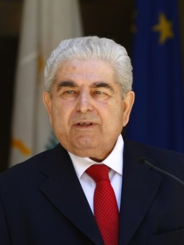 <p>
	Димитрис Христофиас. <em>Снимка: Ройтерс</em></p>
