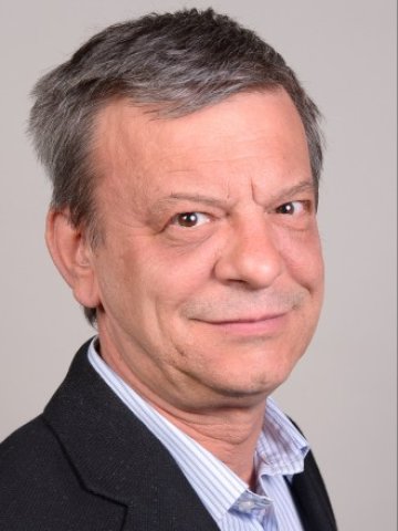 <p>
	Андрей Евтимов. <em>Снимка: личен архив</em></p>
