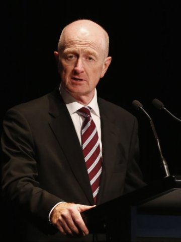 <p style="text-align: justify;">
	От 2011 г. насам гуверньорът на банката Глен Стивънс понижи с общо 2,25 процентни пункта основната лихва. <em>Снимка: Ройтерс</em></p>
