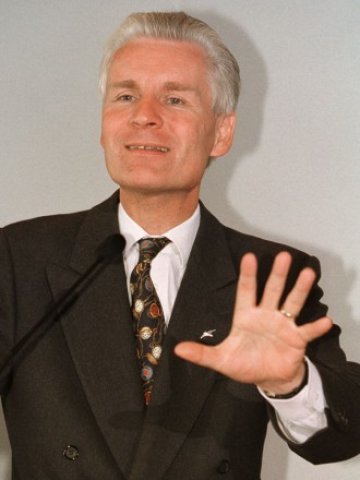 <p>
	Хенинг Фошерау. <em>Снимка: Ройтерс</em></p>
