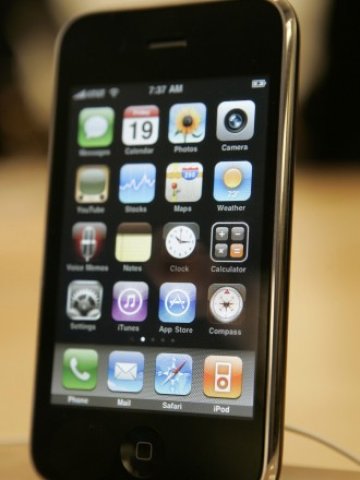 <p>
	Apple винаги има строги правила за приложенията си. <em>Снимка: Ройтерс</em></p>
