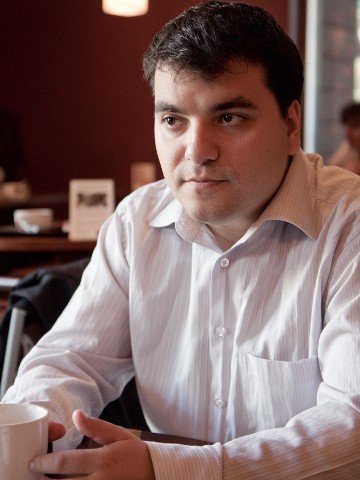 <p>Христов започва да се занимава с компютри в пети клас, а създава Komfo на 25 години с едва 2000 лева начален капитал. <i>Снимка: личен архив</i></p>