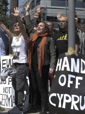 <p lang="bg-BG" style="margin-bottom: 0cm">
	Протест срещу политиката на еврозоната спрямо Кипър, Никозия, 18 март 2013 г. <em>Снимка: Ройтерс</em></p>

