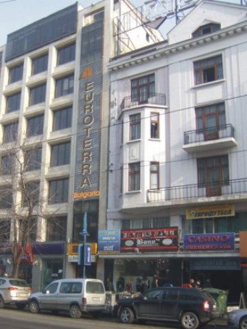 <p>
	Сградата на Еуротерра на бул. Витоша 1 в София.&nbsp;<em>Снимка: euroterrabulgaria.bg</em></p>
