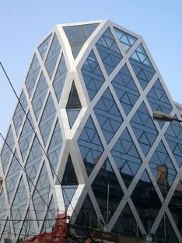 <p>
	Сградата, купена от европейските институции. <em>Снимка: Фонд имоти</em></p>
