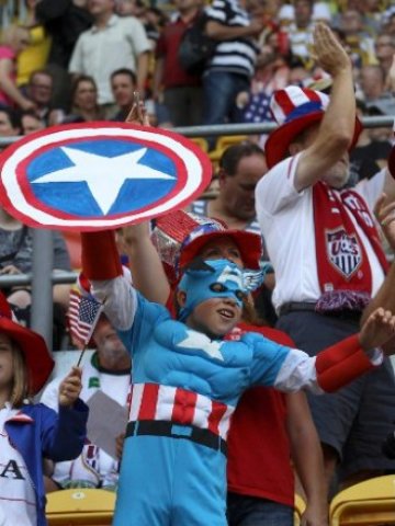 <p>
	Капитан Америка също има много фенове отвъд Океана.<em> Снимка: Ройтерс</em></p>
