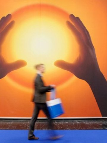 <p>
	Световните икономики потребяват все по-голямо количество енергия.<em> Снимка: Ройтерс</em></p>
