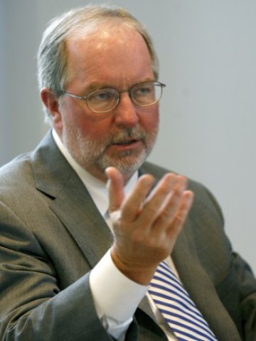 <p>
	<em>Ветеранът на хедж фонд индустрията Денис Гартмън. Снимка: Ройтерс</em></p>
