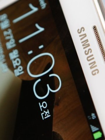 <p>
	Пораженията за Samsung може да са по-големи, ако американският концерн реши да иска забрана за внос и продажба в САЩ на корейските таблети и смартфони. <em>Снимка: Ройтерс</em></p>
