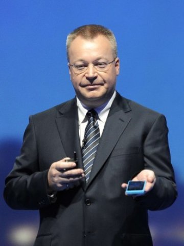 <p>
	Елъп при представянето на новия смартфон&nbsp;Nokia Lumia&nbsp;в Лондон в края на октомври<em>. Снимка: Ройтерс</em></p>
