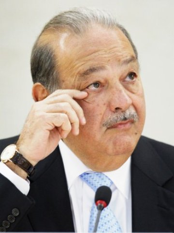 <p>
	<em>Карлос Слим, най-богатия човек на света. Снимка: Ройтерс</em></p>
