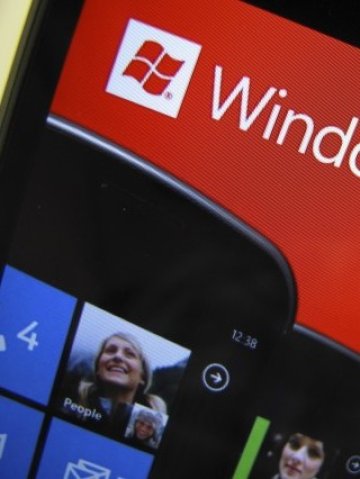 <p>
	Windows Phone ще бъде на второ място по пазарен дял през 2016 г., сочат прогнози на IDC. <em>Снимка: Ройтерс</em></p>
