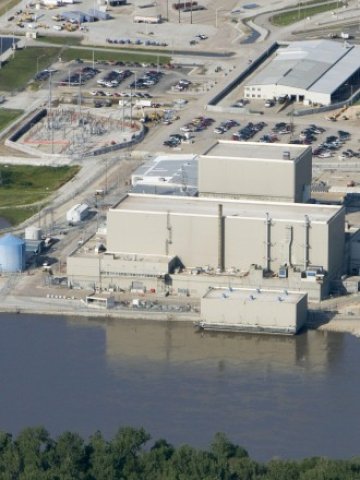 <p>
	Атомна централа в Небраска. Снимка: Ройтерс</p>
