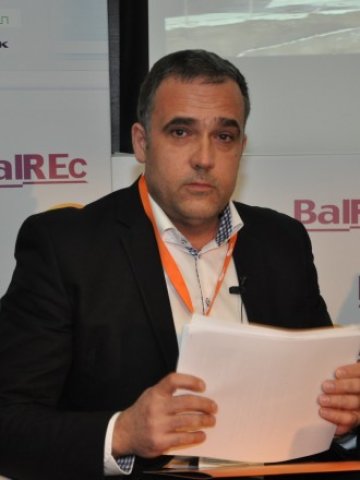 <p>
	Сотирис Янакудакис:&nbsp;В София има молове, трудното е да се създаде дестинация за цяла България и региона. <em>Снимка: компанията</em></p>
