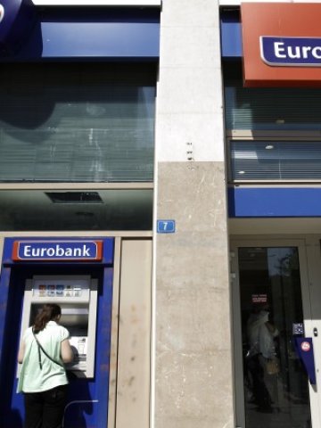 <p>
	Гръцки банки контролират вече 20% от българската финансова система. <em>Снимка: Ройтерс</em></p>
