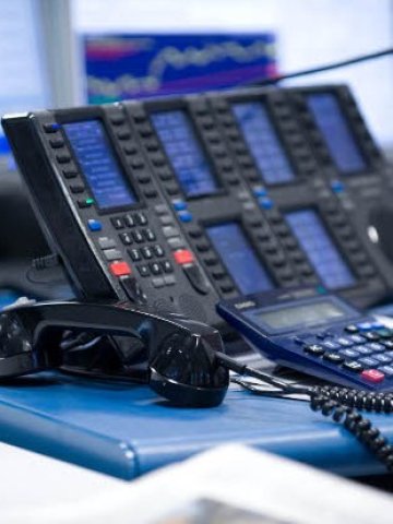 <p>
	Ако банките не откликват на молбите за кредитиране, ще бъдат облагани с новия данък.<span style="font-style: italic;"> </span><i>Снимка: Дойче Банк</i></p>
