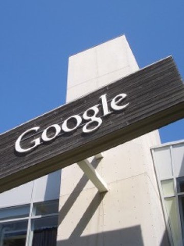 <p>
	Google научи браузъра си да разпознава реч.<em> </em><em>Снимка: brionv via Flickr, лиценз: <a href="http://creativecommons.org/licenses/by/2.0/" target="_blank">Creative Commons</a></em></p>
