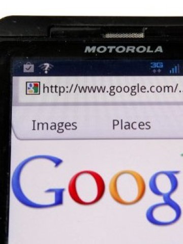 <p>
	В бъдеще е възможно Google да предлага Android ексклузивно за модели на Motorola.<em> Снимка: Ройтерс</em></p>
