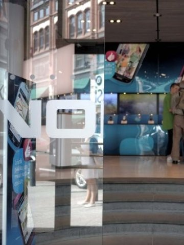 <p>
	Магазин на Nokia във финландската столица Хелзинки. <em>Снимка: Ройтерс</em></p>
