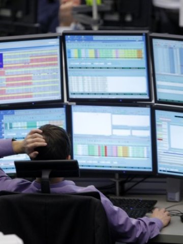 <p>
	Dax приключи днешната сесия с 0,2% спад до 5969 пункта. <em>Снимка: Ройтерс</em></p>
