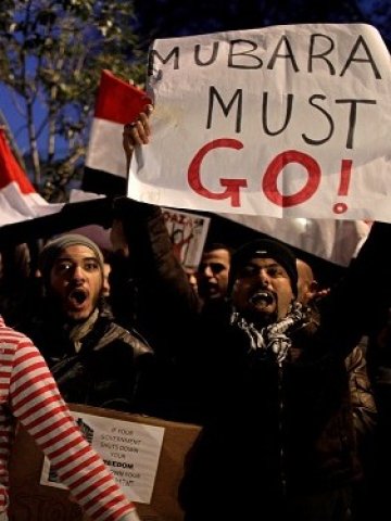 <p>Египтяни се събраха на демонстрация срещу режима на Хосни Мубарак в Лондон&nbsp;на 31 януари. Снимка: БТА</p>