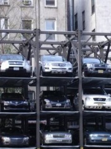 Китайците показват успеха си с колите, които карат. Не е чудно защо тогава лускозните автомобили имат такъв успех в страната. Снимка: sxc.hu