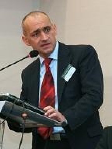 <p>
	Асен Христов, председател на надзорния съвет на Еврохолд България АД</p>
