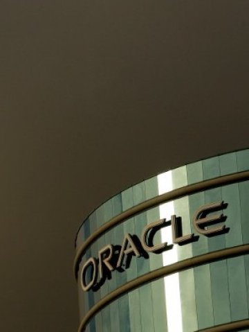 <p style="text-align: center; ">
	Специалистите дават засега леко предимство за Oracle в съдебната му битка с Google. <em>Снимка: Ройтерс</em></p>
