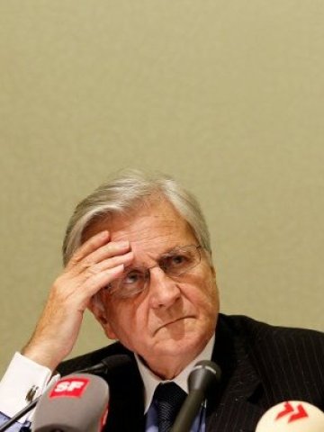 <p style="text-align: center; ">
	Трише: Рисковете за стабилността на европейската финансова система в последно време драстично се увеличиха. <em>Снимка: Ройтерс</em></p>
