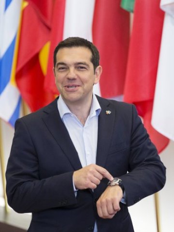 <p>
	Времето пред гръцкия премиер Алексис Ципрас изтича. <em>Снимка: Ройтерс</em></p>
