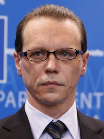 <p>
	Европейският комисар Алгирдас Шемета. <em>Снимка: Архив Ройтерс</em></p>
