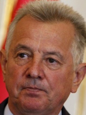 <p>
	Пал Шмит. Снимка: Ройтерс</p>
