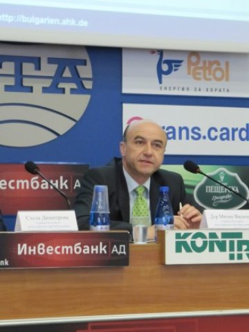 <p>
	Д-р Митко Василев представя неблагоприятните резултати. Снимка:&nbsp;ГБИТК</p>
