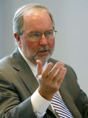 <p style="text-align: justify;">
	Денис Гартман. <em>Снимка: Ройтерс</em></p>
