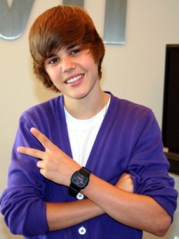 <p>Известността на Джъстин Бийбър нараства лавинообразно благодарение на имиджа му сред феновете. <i>Снимка: Flickr Лиценз: </i><a href="http://creativecommons.org/licenses/by/2.0/" target="_blank"><i>Creative Commons</i></a></p>