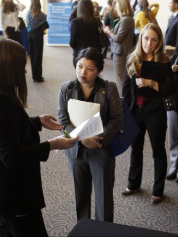 <p>
	Трудова борса в Денвър. <em>Снимка: Ройтерс</em></p>
