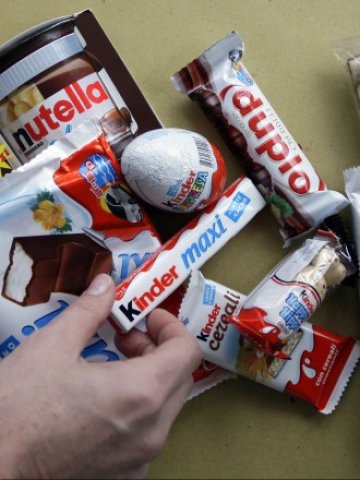 <p>
	Част от по-известните продукти на&nbsp;Ferrero. <em>Снимка: Ройтерс</em></p>
