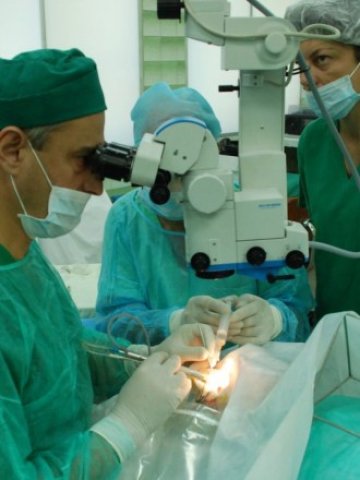 <p>
	<em>Инвестициите в нова апаратура са ограничени за медицинските университети </em>&nbsp; &nbsp; &nbsp; Снимка: БТА</p>
