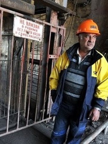 <p>
	Повече от 36 часа продължи стачката на миньорите от мина &bdquo;Черно море&rdquo; заради неизплатени заплати. <em>Снимка: БТА</em></p>
