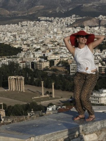 <p>
	От гръцкия туристически бранш вече прогнозират ръст от 10% в приходите от дейността за годината като цяло. <em>Снимка: Ройтерс</em></p>
