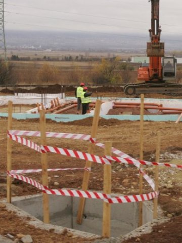 <p>
	Комплексни разрешителни ще се изискват и при някои дейности,&nbsp;свързани с управлението на отпадъците,&nbsp;</p>
<p>
	Снимка: БТА</p>
