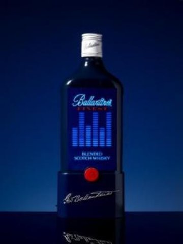 Музикална бутилка на Ballantine's