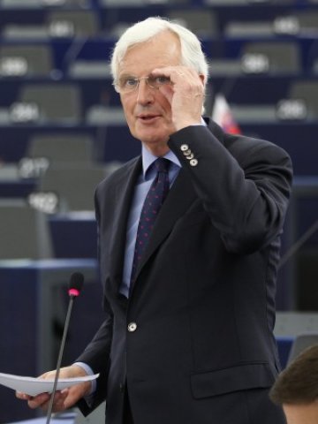 <p>
	Европейският финансов комисар Мишел Барние. <em>Снимка: Ройтерс.</em></p>
