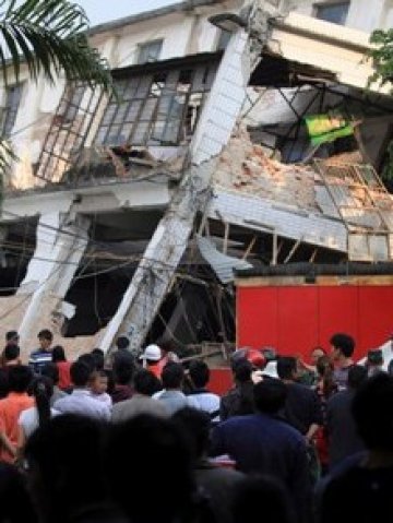 <p>Земетресението нанесе тежки поражения в североизточна Япония. Снимка: Ройтерс</p>