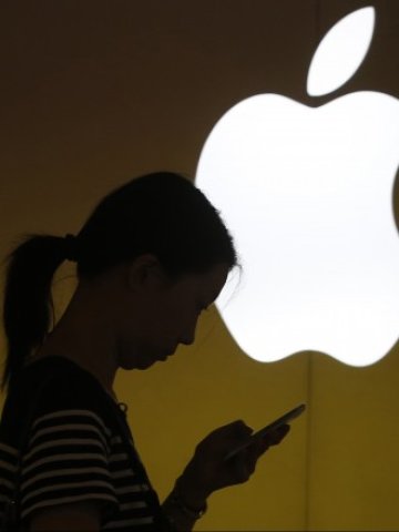 <p>
	В Китай&nbsp;Apple отчита сериозен ръст на продажбите. <em>Снимка: Ройтерс</em></p>
