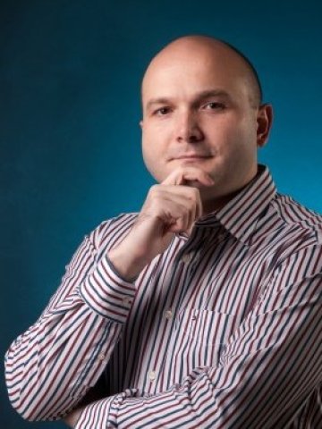 <p>
	Радослав Николов:&nbsp;Навлизането на нови ИТ компании на българския пазар със сигурност обостря допълнително недостига на кадри в страната. <em>Снимка: SAP Labs</em></p>
